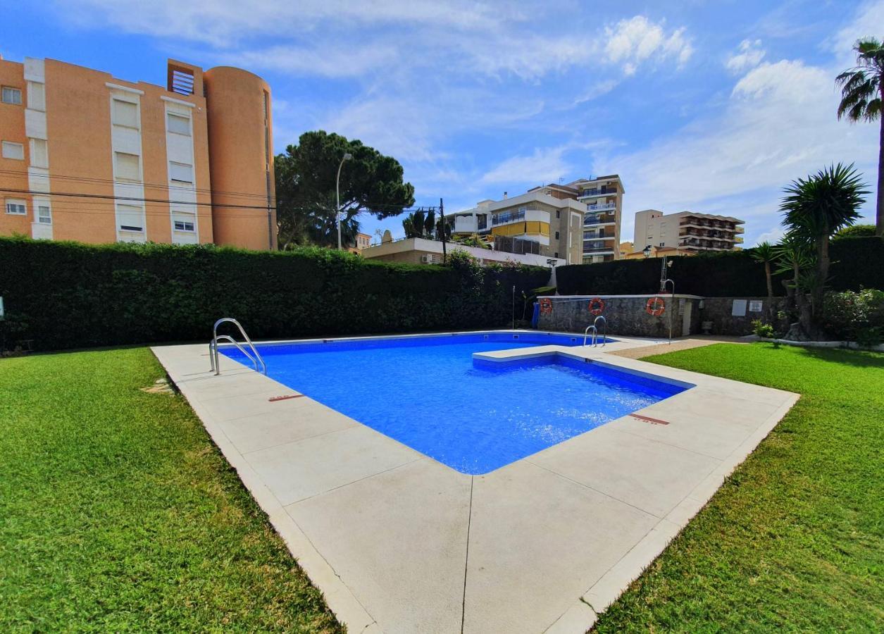 Acogedor En La Carihuela Con Plaza De Garaje Garantizada! Sol Montemar Lejlighed Torremolinos Eksteriør billede